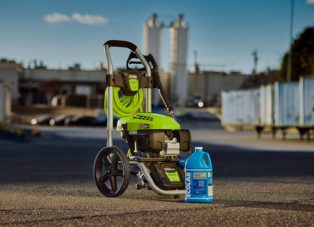 An ecolab pressure washer.